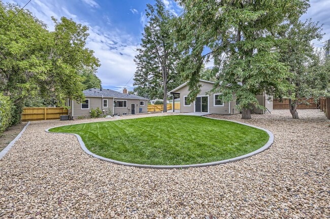 Building Photo - Wonderful West Old Town Home! A must see! ...