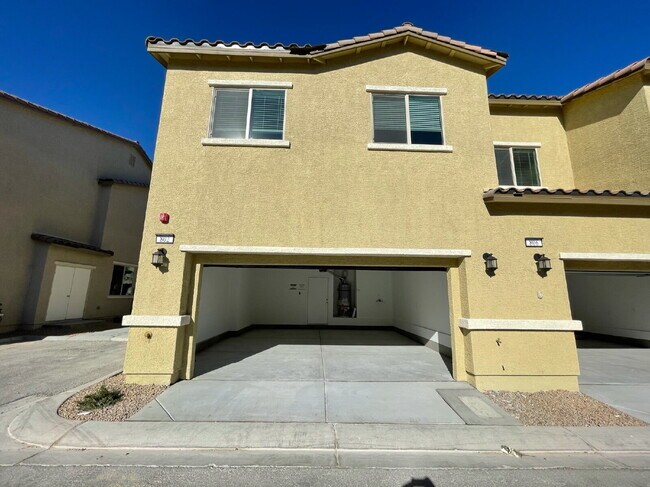 Building Photo - GATED 3 BED 2.5 BATH 2 CAR GARAGE + LOFT IN NORTH LAS VEGAS