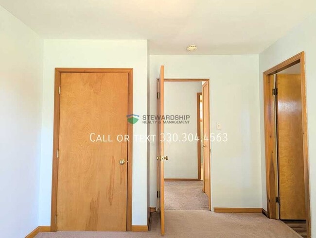 Building Photo - 1060 Richard Ave SW