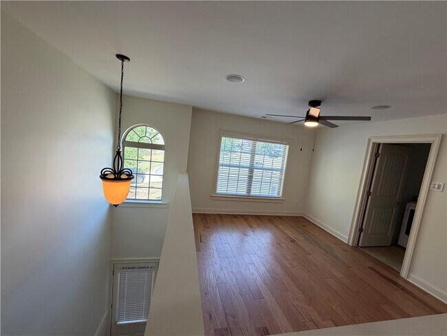 Building Photo - 4805 Carriage Bridge Ln