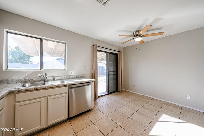 Building Photo - 8517 W College Dr