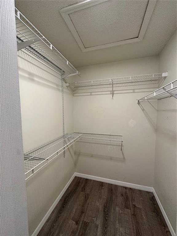 Building Photo - 106 N Hampton Ct