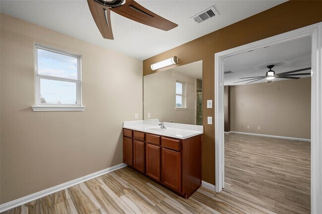 Building Photo - 1843 Garnet Breeze Dr