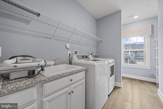 Building Photo - 7147 Starmount Ct