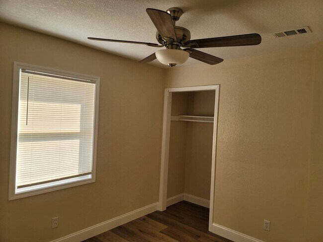 Building Photo - 511 Octave St