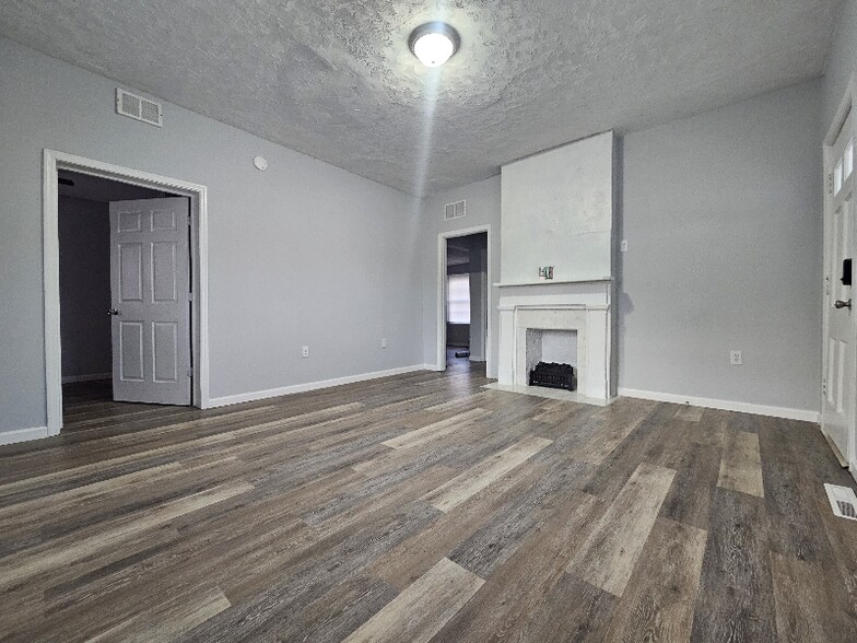 Building Photo - 367 Martin Luther King Jr Dr