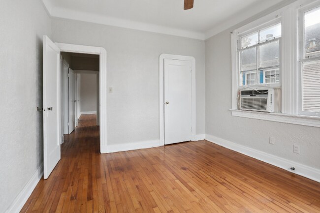 Building Photo - 3400 Louisiana Ave Pkwy