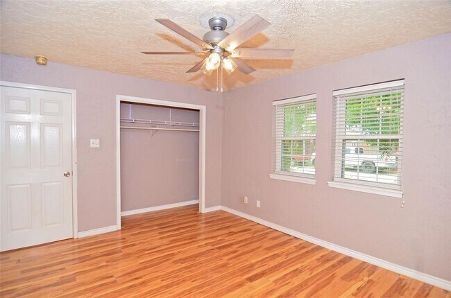 Building Photo - 11731 Bowie Dr