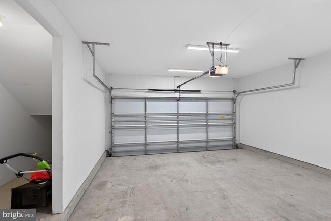 Building Photo - 25450 Hopton House Terrace