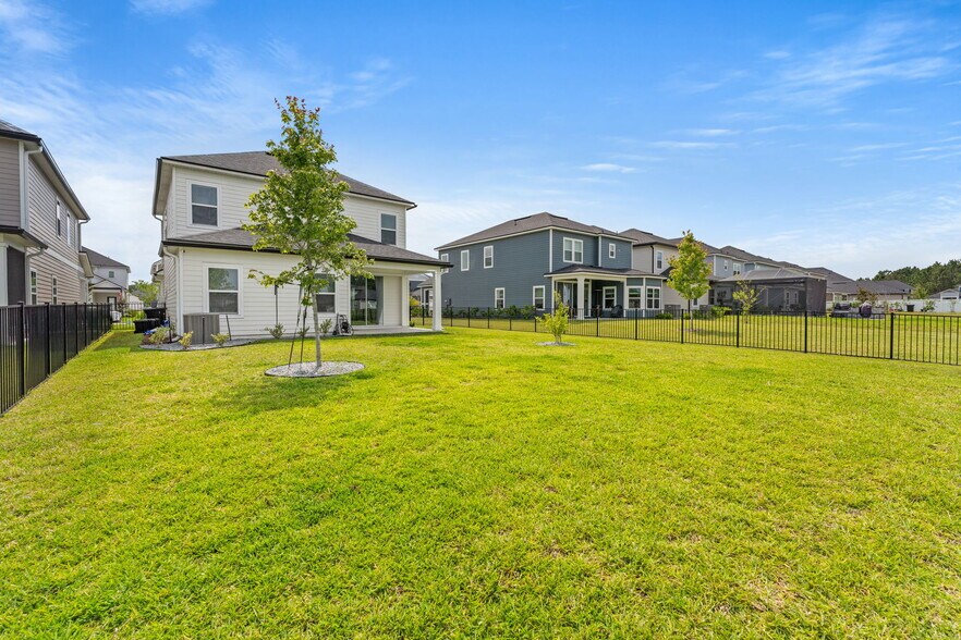Building Photo - 535 Silver Landing Dr
