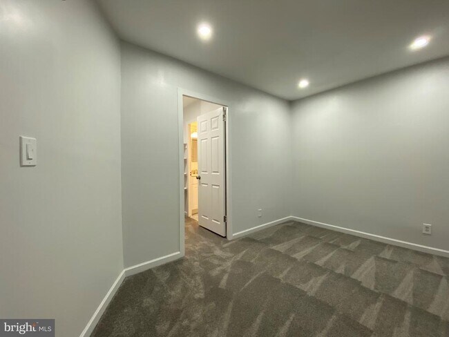 Building Photo - 5340 Holmes Run Pkwy