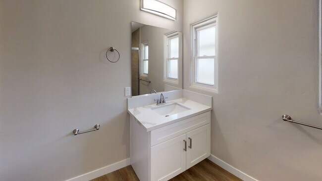 Building Photo - Newly Renovated, 7 BD 4 BR, Close to Campus!