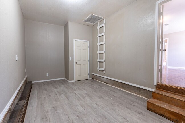 Building Photo - 3308 N Holman Ct