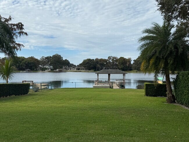 Building Photo - 3900 Lake Sarah Dr