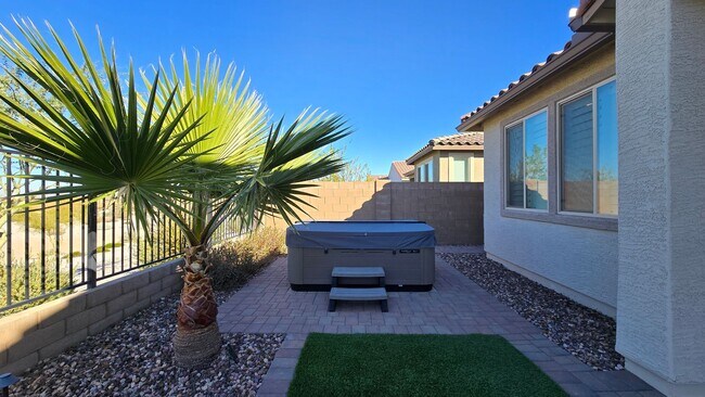 Building Photo - Pristine home in amenity rich Estrella Mountain Ranch!