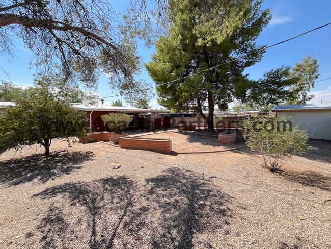 Building Photo - Four Bedroom Home/Two Bath Home