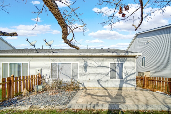 Building Photo - 16623 Natoma Dr