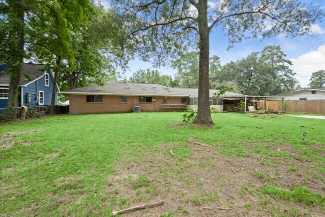 Building Photo - 205 Taft Ave