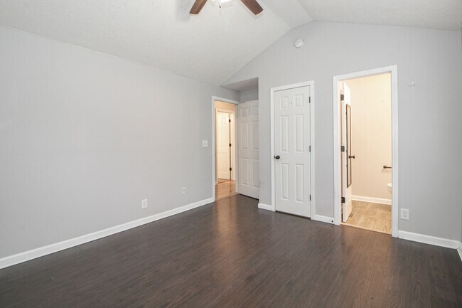 Building Photo - 403 Corinne Cir
