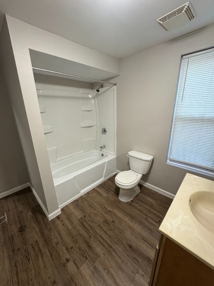 Building Photo - 346 Massasoit St