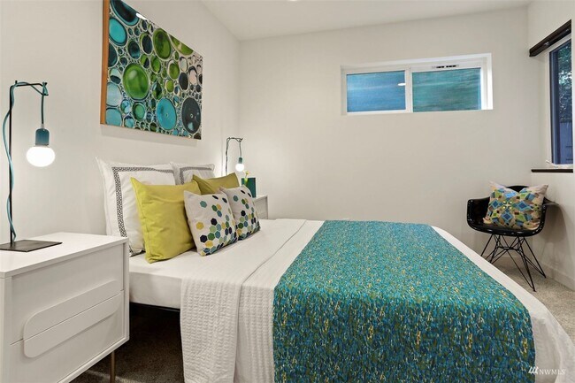 Building Photo - Magnolia Stunner with VIEWS galore from ro...