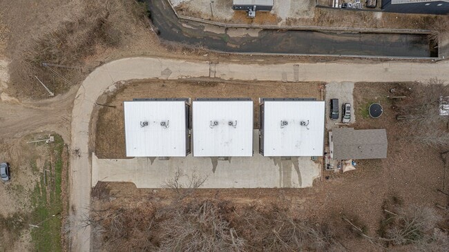 Building Photo - 325 Houghton St