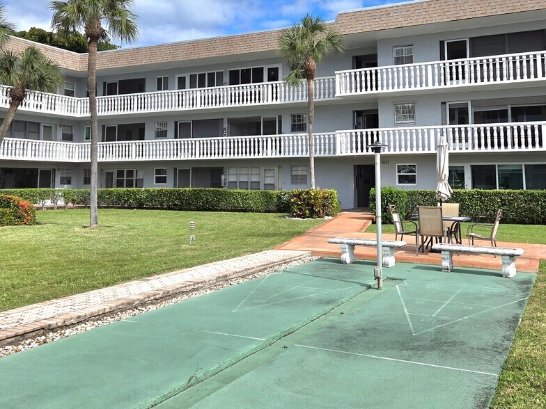 Building Exterior - 1971 SE 5th Ct