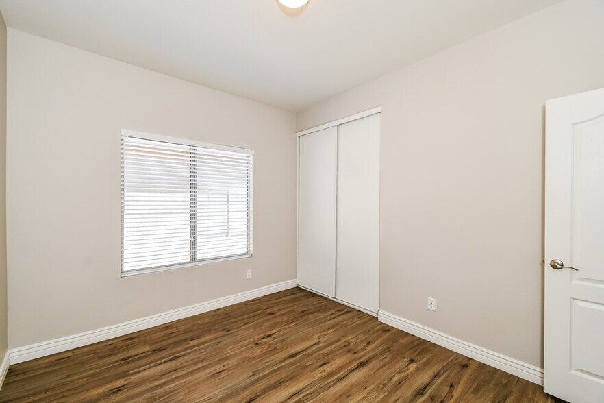 Building Photo - 631 E Renegade Pl