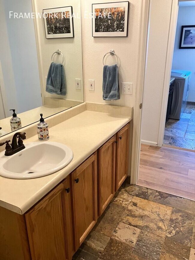 Building Photo - 13371 Pearl Cir