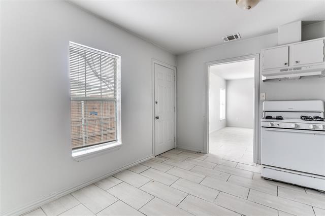 Building Photo - 7911 Wanebe Dr