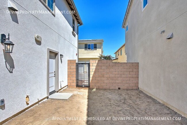 Building Photo - 7030 Aloe Ln