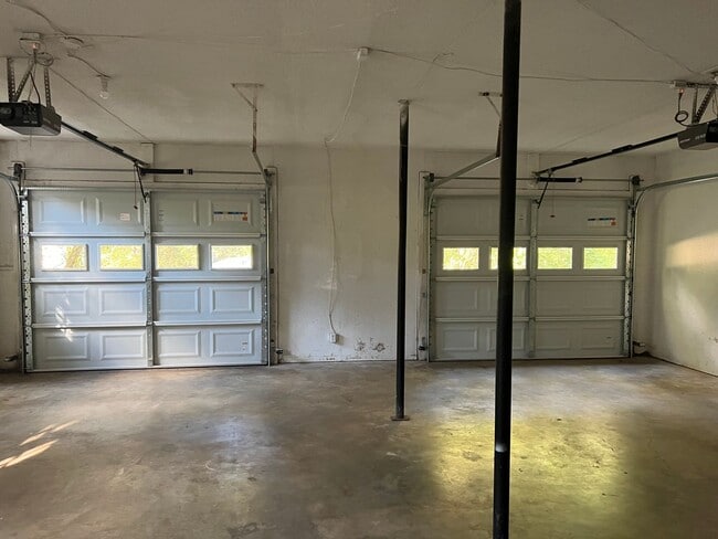 Building Photo - 110 Laurel Cir