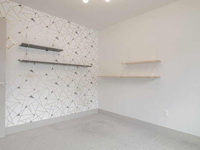 Building Photo - Stunning Ten Trails Home for Rent! 5 bedro...