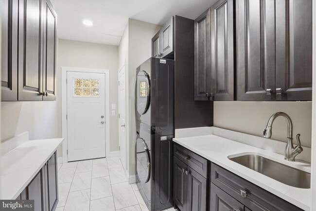 Building Photo - 18136 Hayloft Dr