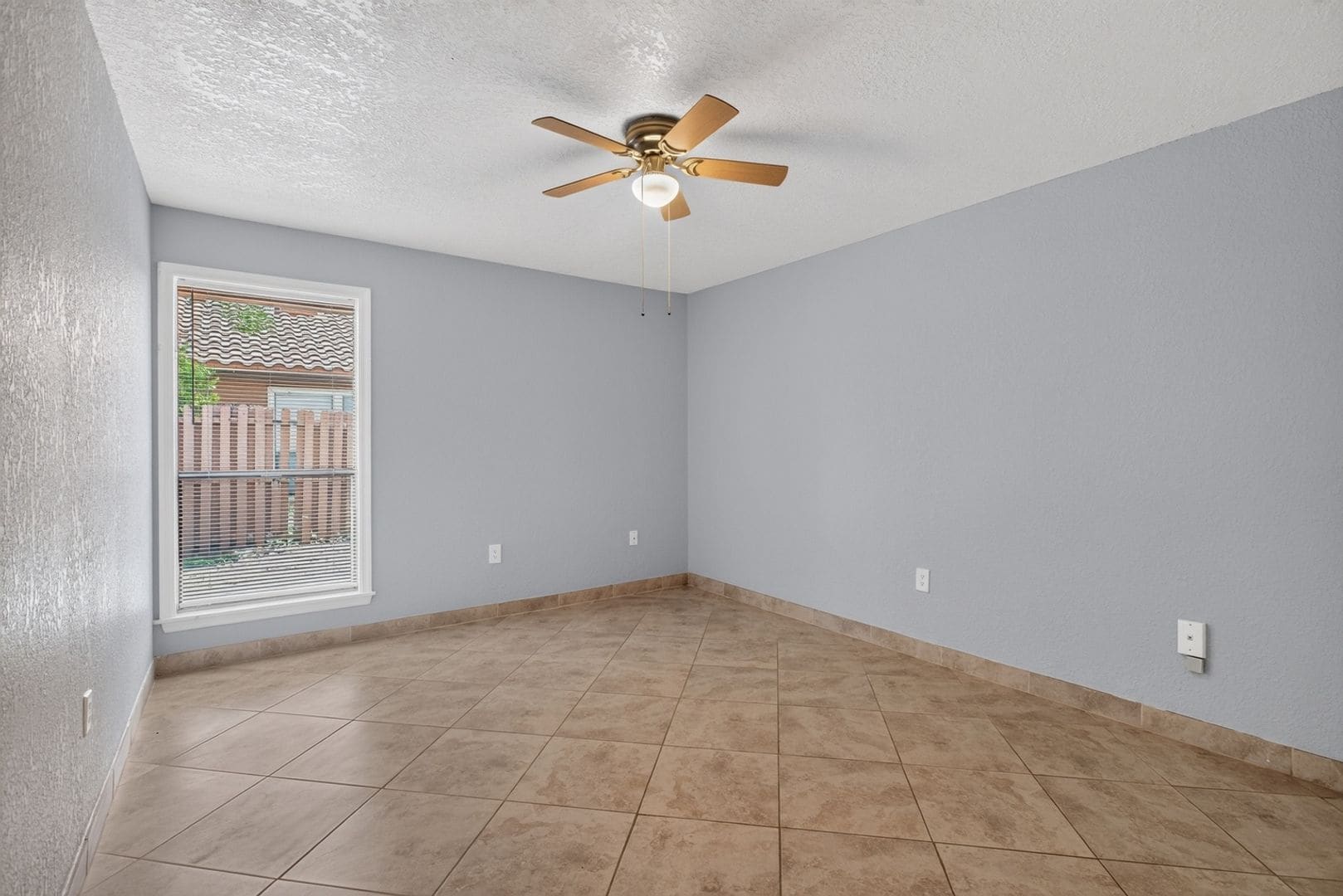 Building Photo - 659 Montego Bay Ct
