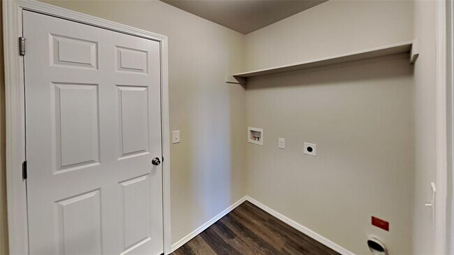 Building Photo - 408 Fox Burrow Ln