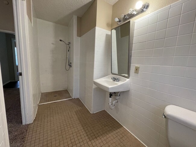 Building Photo - 3-Bedroom, 2-Bath Rental Home – South San Antonio