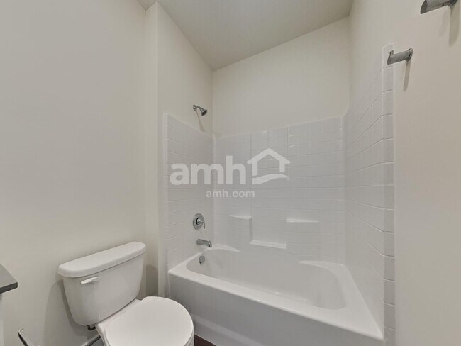 Building Photo - 9500 Aviara St