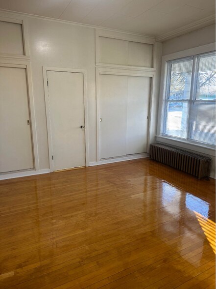 Building Photo - 526 McClellan St