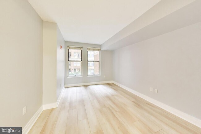 Building Photo - 915 E Street NW Unit 414