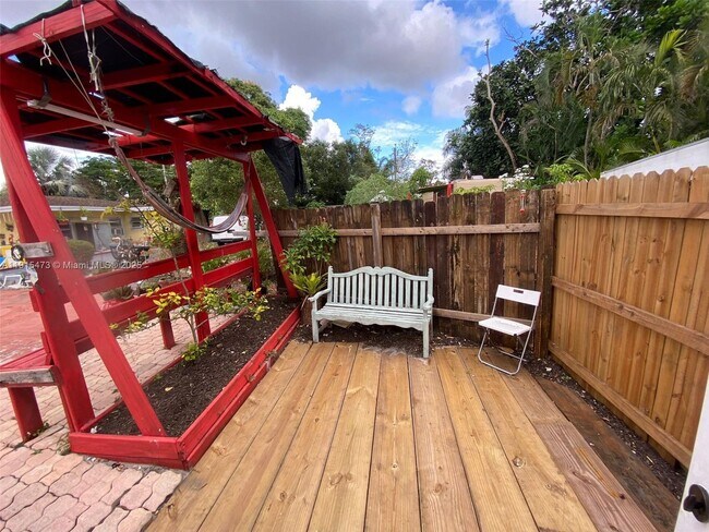 Building Photo - 436 E Evanston Cir