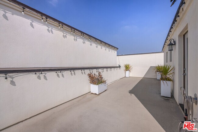 Building Photo - 10827 W Riverton Ct