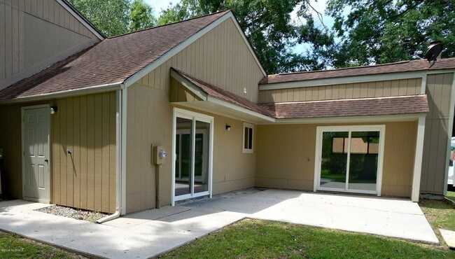 Building Photo - 142 Quarterdeck Townes