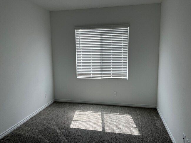 Building Photo - 4822 Spanish River St