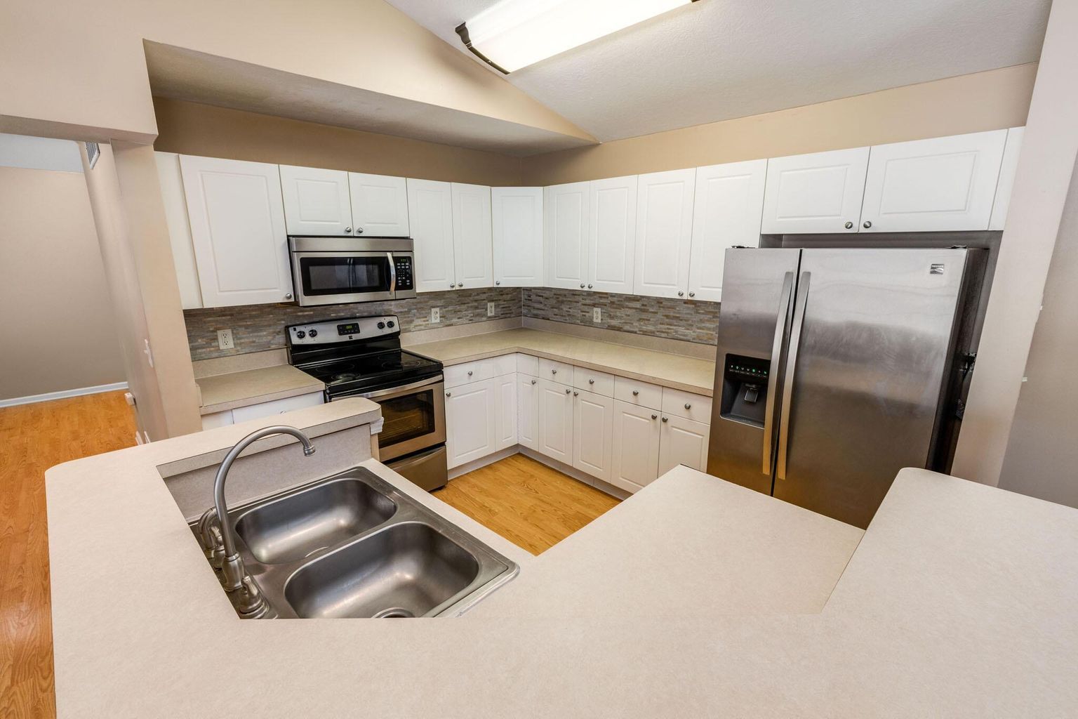 Building Photo - 677 Spring Valley Dr