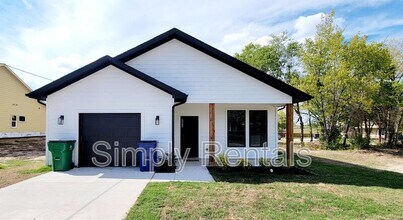 Building Photo - Gordon 3304