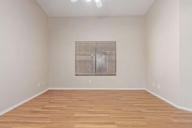 Building Photo - 13949 N 133rd Dr