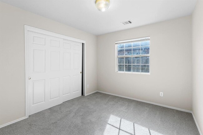 Building Photo - 101 Geronimo Cove