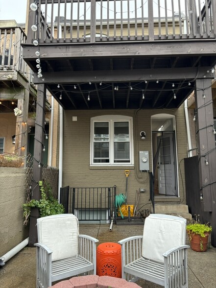 Building Photo - 143 N Kenwood Ave