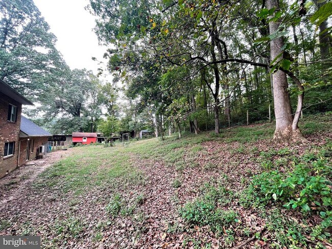 Building Photo - 10960 Earnshaw Ln